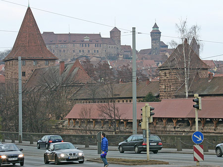 Stadtmauer und Burg Fotos